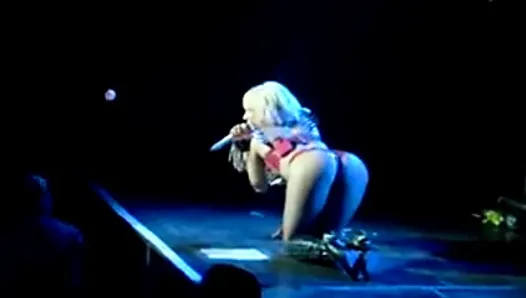 Удивительная задница Lady Gaga