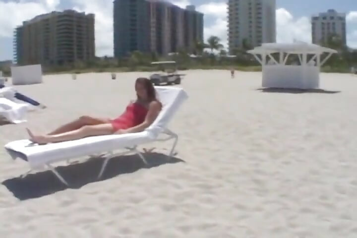 Teen babe enjoys deepthroating a huge cock to a cum in her mouth