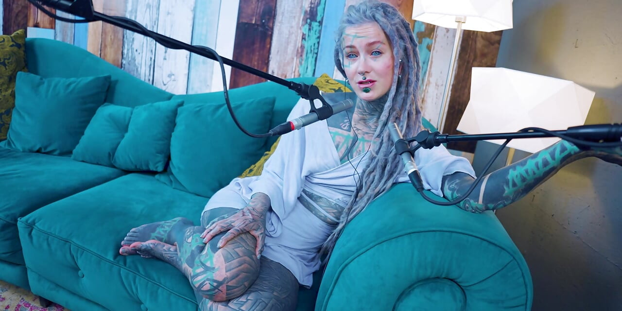 I talk about N - Needed - ASMR podcast SFW talk goth chudy dziewczyna dredy tatuaż model atramentem dziewczyna