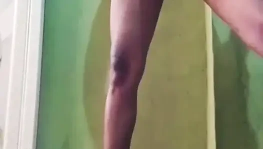 Bahut din baad aaj anguli se chut ka pani nikal rahi hun