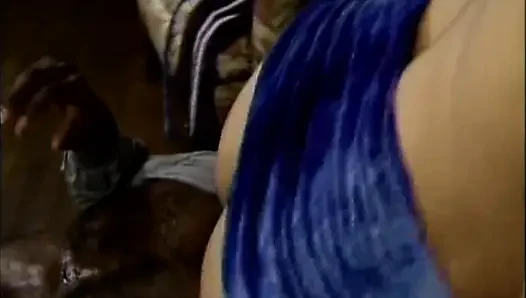 Büyük memeli esmer orta yaşlı seksi kadın büyük zenci yarağıyla sikişiyor