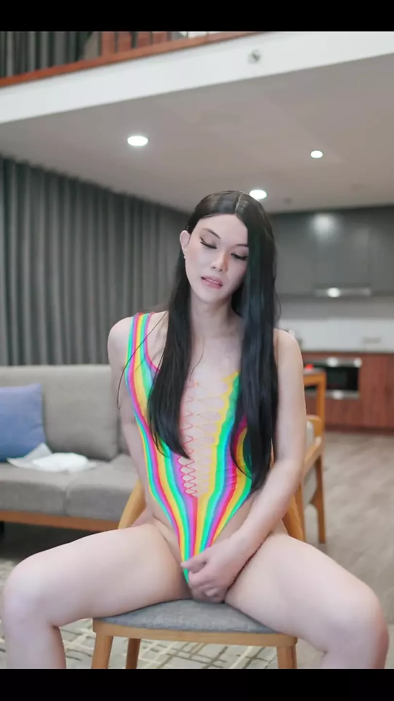 Suck Me Like I’m Your Only Queen