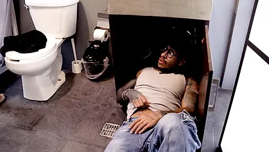 Gali Diva ile tesisatçı