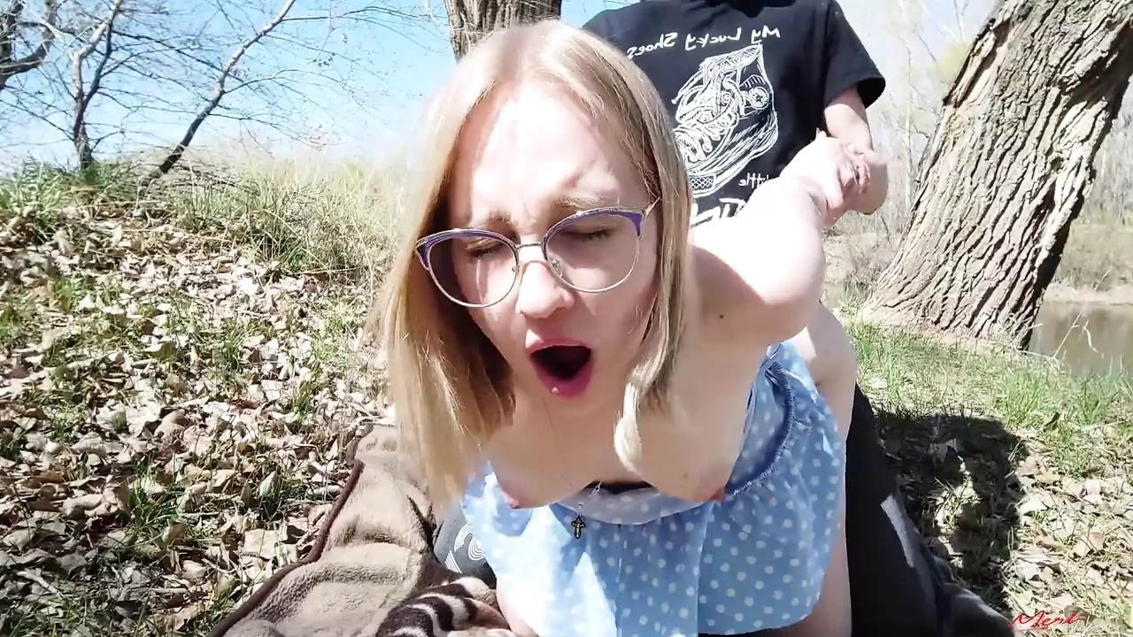 Mary的野餐以粗暴性爱结束