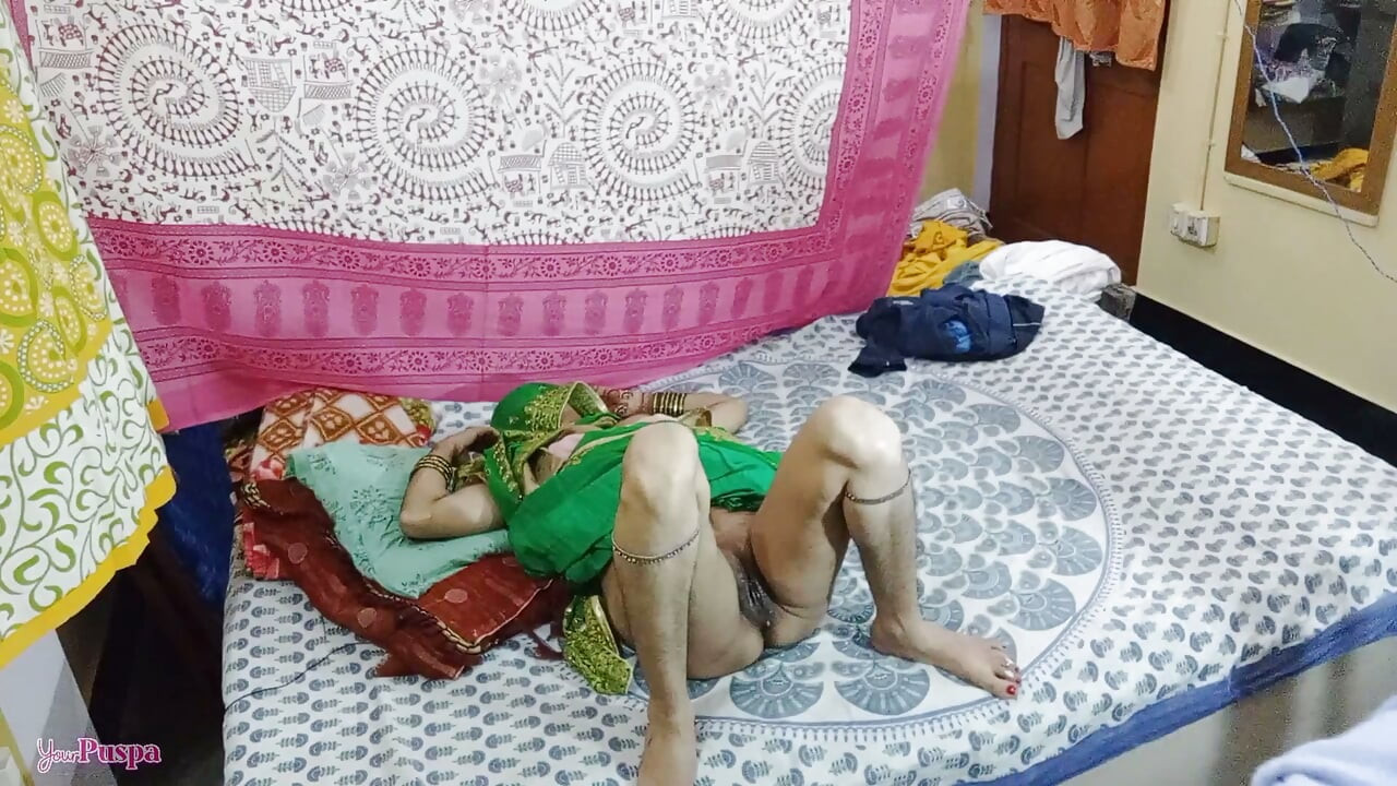 Padausi bhabi Puspa ko bhaga ke laya Lanlord stranger men fuck guest wife she is stay on night