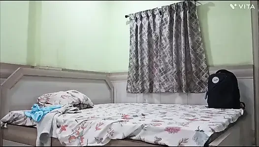 Hintli üvey kız kardeş
