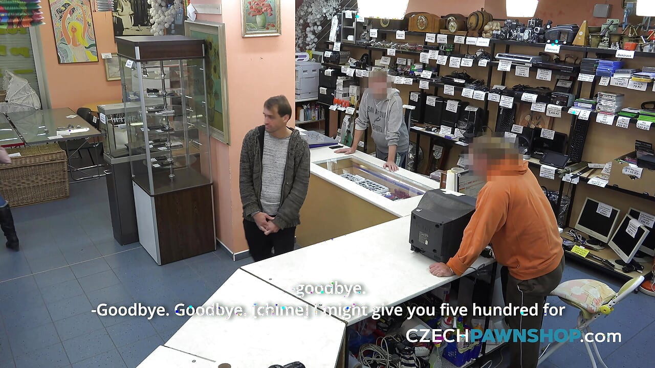 The woman with the handbag likes to swallow (CzechPawnShop)