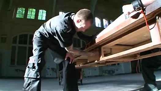 Связанная Блондинка Подчиняется Интенсивному Бдсм-тройничку