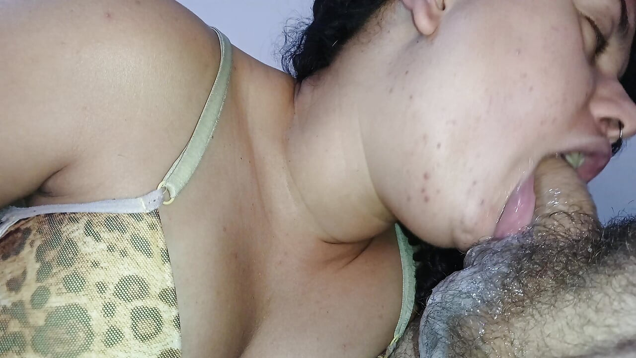 あの緊張した舌を、彼女は止まらず、左右に舐め続ける
