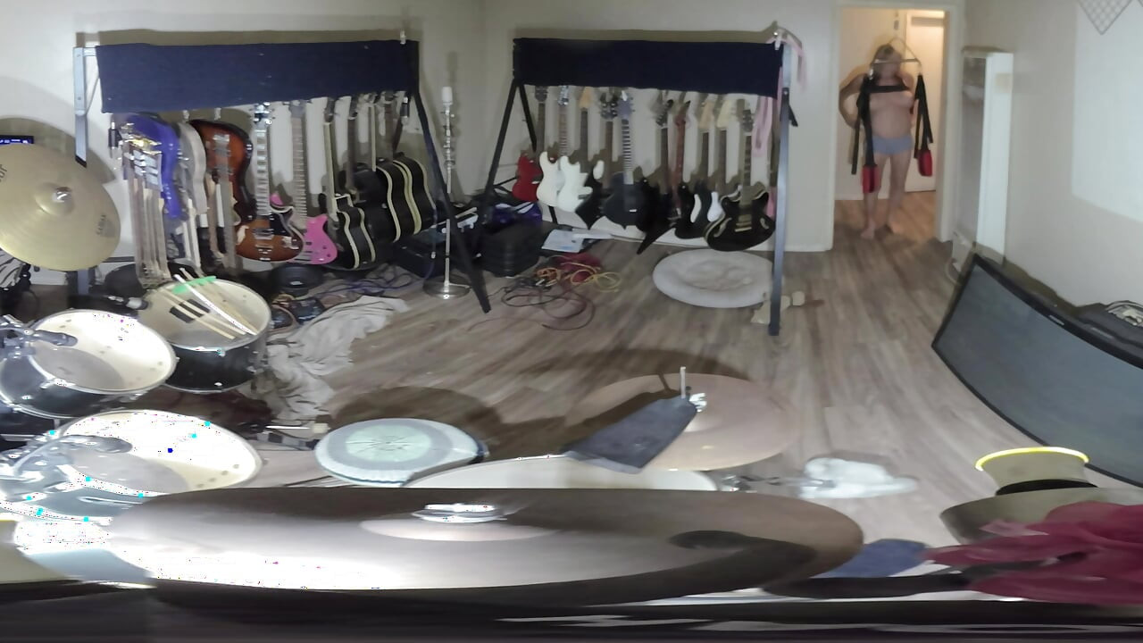 Lizzy yum SD 2025년 12월 그네에서 자위하는 op shemale 장면 비하인드