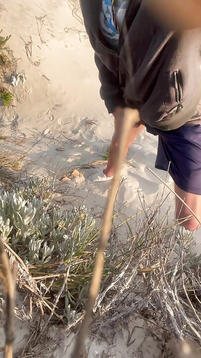Mike is stroking on the beach again