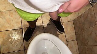 Peeing and cumming in public toilet after beach