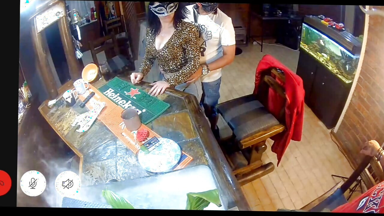 Uhvatio sam ženu kako vara s exstreme motocross vozačem na RING kameri