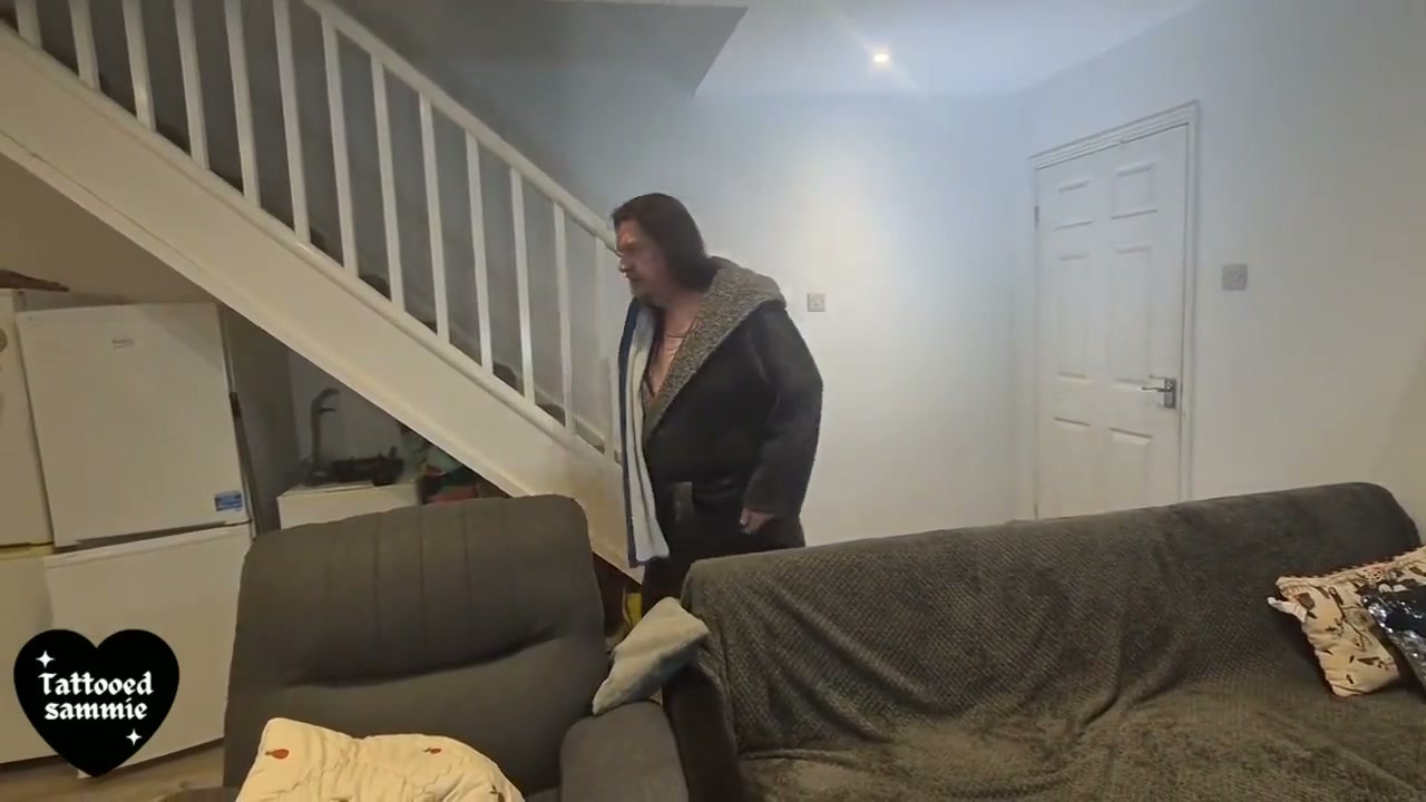 Samantha Catches Her Husband Getting Naughty with the Barber