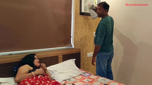 Indian Rich wife fingering and fucking with her servant desi fingering maja