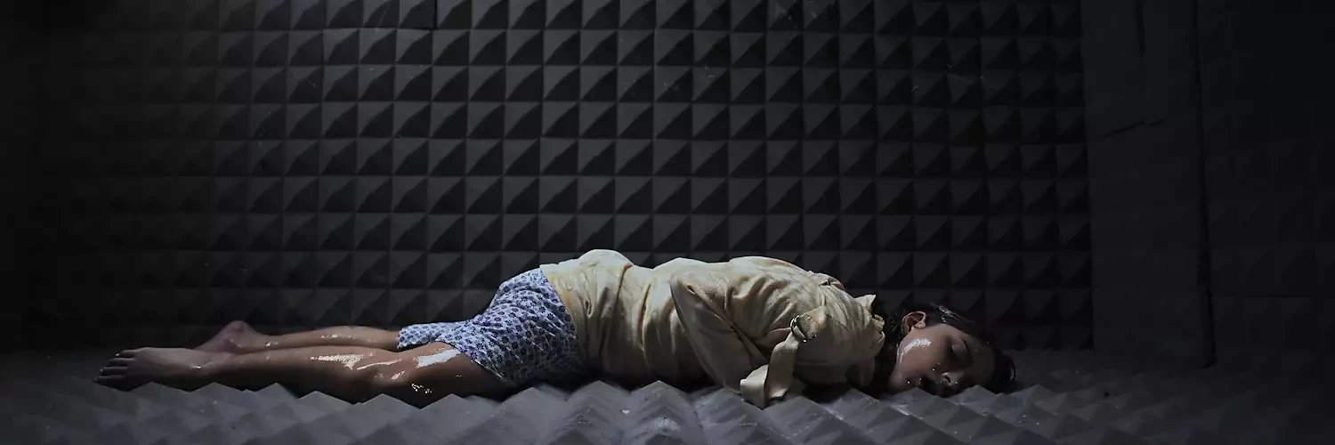 Verkliga livet hentai - fattig tjej får dubbel hårt knull av främmande monster