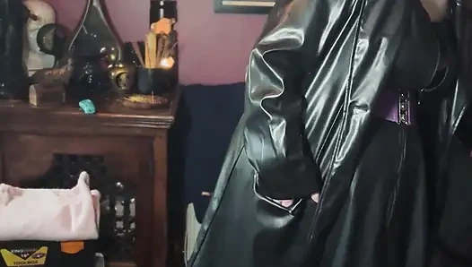 Smoking Mature, Tina Snua Smoking A Cigarette In A Full Length Leather Coat - Smoker