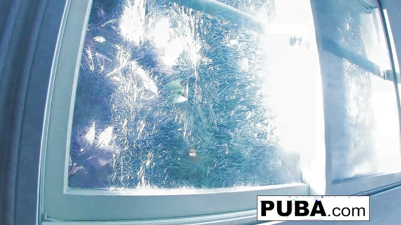 Η Νατάσα θέλει να ικανοποιήσει τις ορμές της