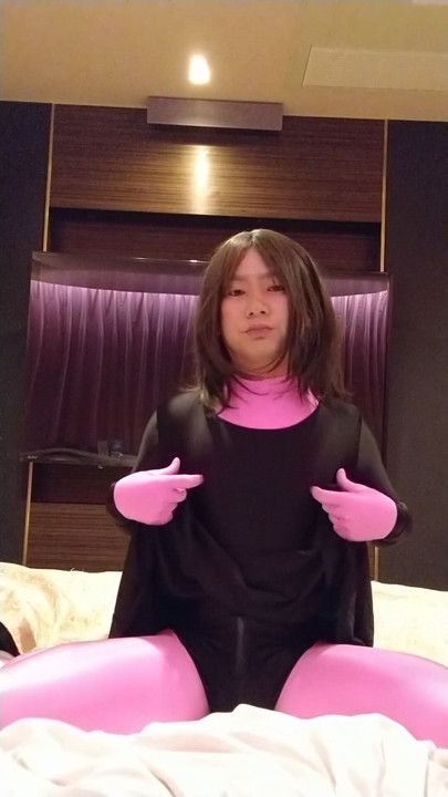 Touch the that protrudes from the leotard and masturbate while getting excited. | Clip 2