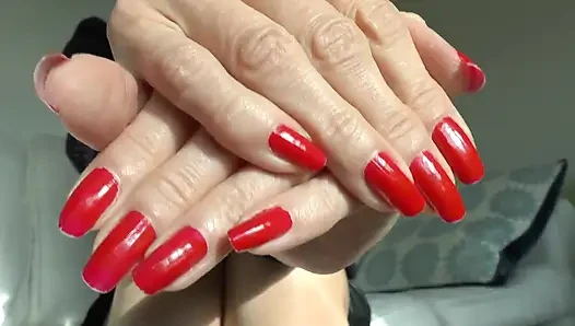 Budak seks dengan pulpen, kuku merah yang aduhai, victoria valente