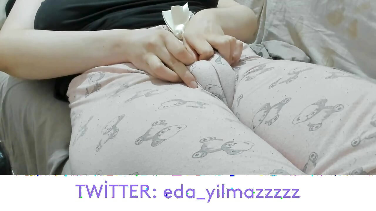 CAMEL TOE- PUFFED PUSSY- SWOLLEN PUSSY- BIG PUSSY- TURKISH MILF- TURKISH PORN- PAJAMAS