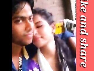 Heiße küssende indische Liebhaberin College-Freund