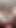 家に帰ったばかりで、外は超暑く、一日中働いていて、靴下を履いていません。靴を脱いで足の臭いを確かめる