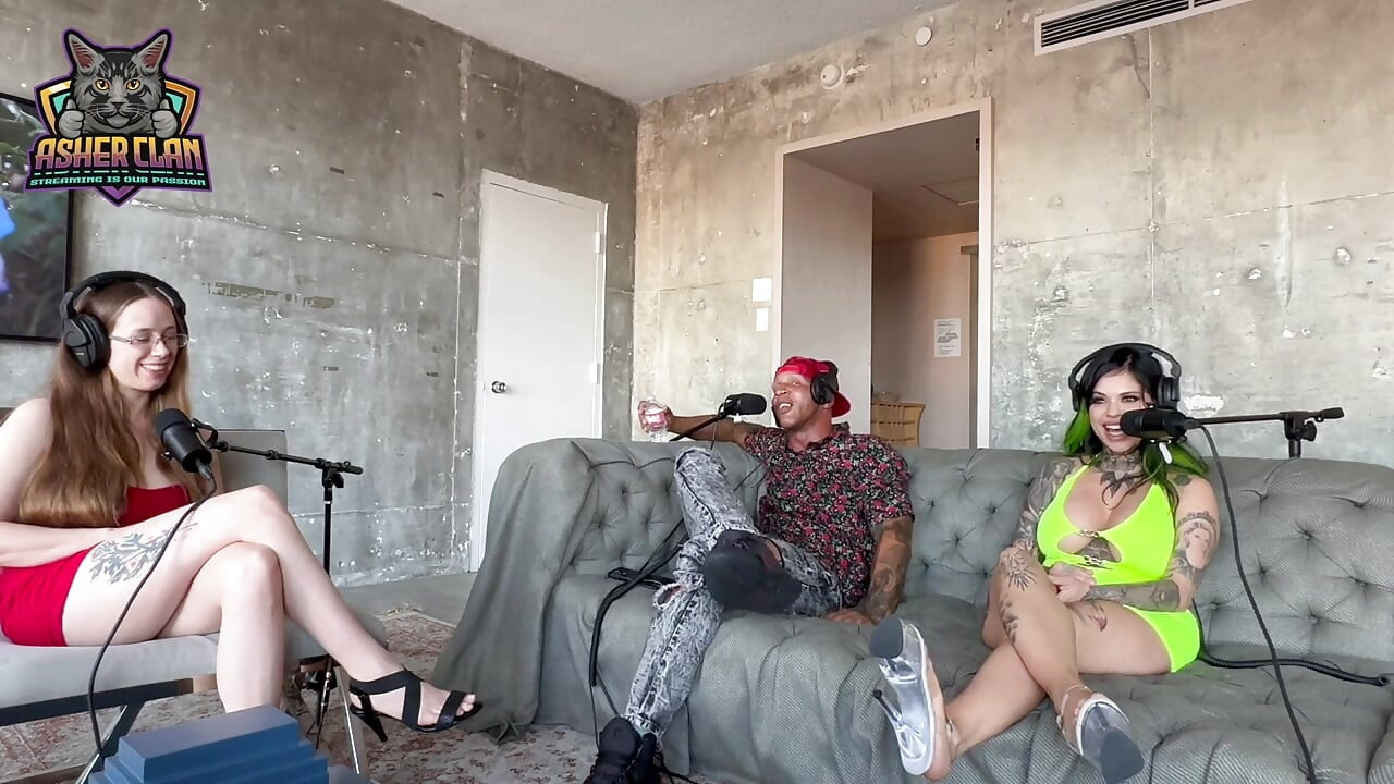 Milfcandy Podcast cu Xwifekaren și Jackie Hoff, mame sexy și Trucifer Podcast Asherclantv