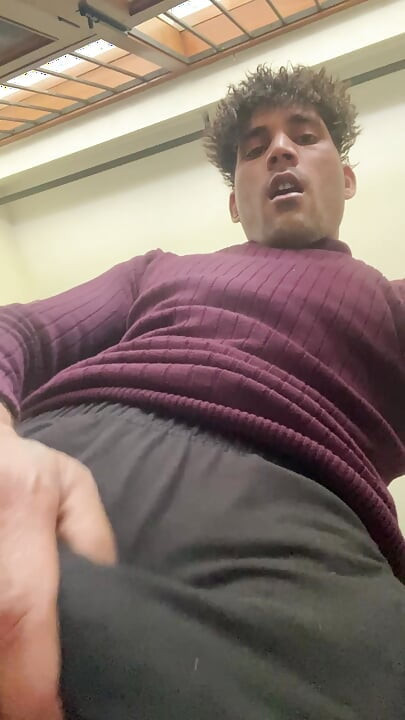 Il divertimento della domenica con il mio bellissimo cazzo