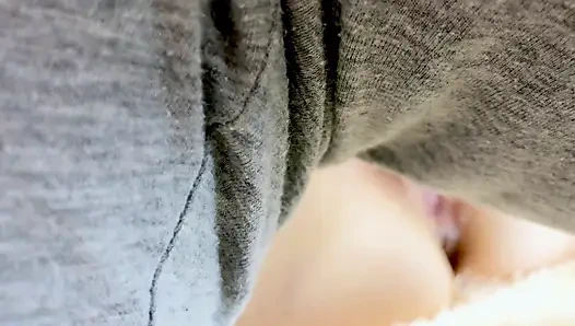 Sanfter cunnilingus und anus-stimulation führte mich zu einem starken orgasmus.