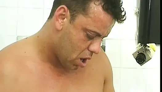 Çarpıcı Alman sürtükler hastanede grup sekste anal seks yapıyor