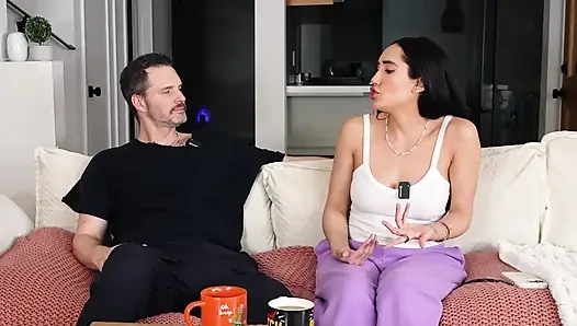 Güzel latin yıldızı Chloe Amour Tom Games podcast'inde twerk yapıyor