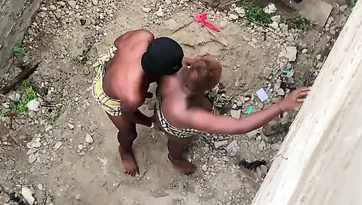 Menyeluruh untuk bercinta dengan salah satu penjaga istana