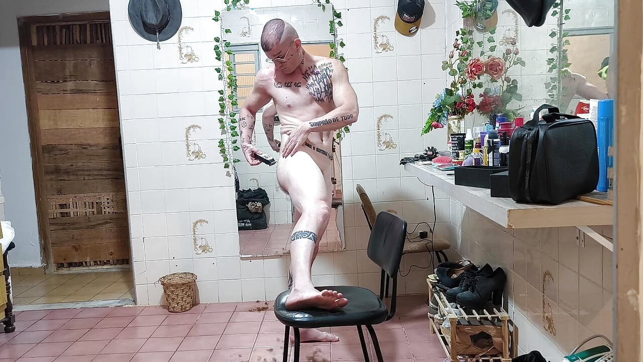 Depilando anus e penis
