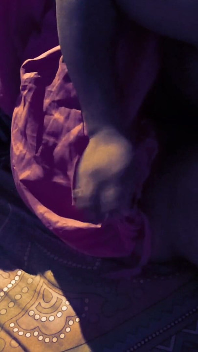 Hangi üvey anneyi seçerdin? Orta yaşlı seksi kadınlar üvey oğlu için yarışıyor | Klip 1