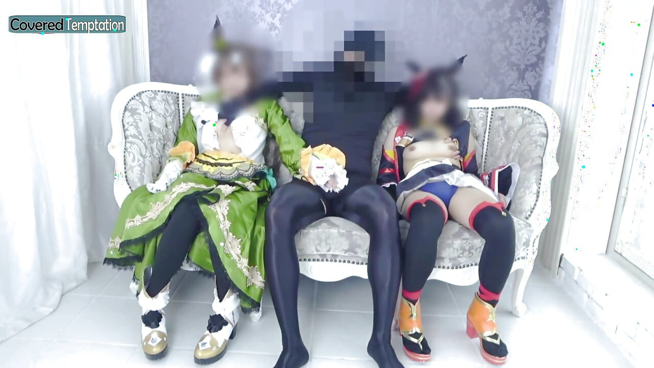 Cosplay yetişkin kadın iki partnerle üçlü seks grup sahnesi