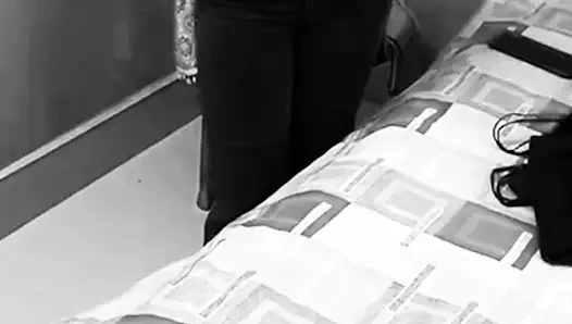 Küçük üvey kız kardeş üvey erkek kardeşi gibi seks oluyor