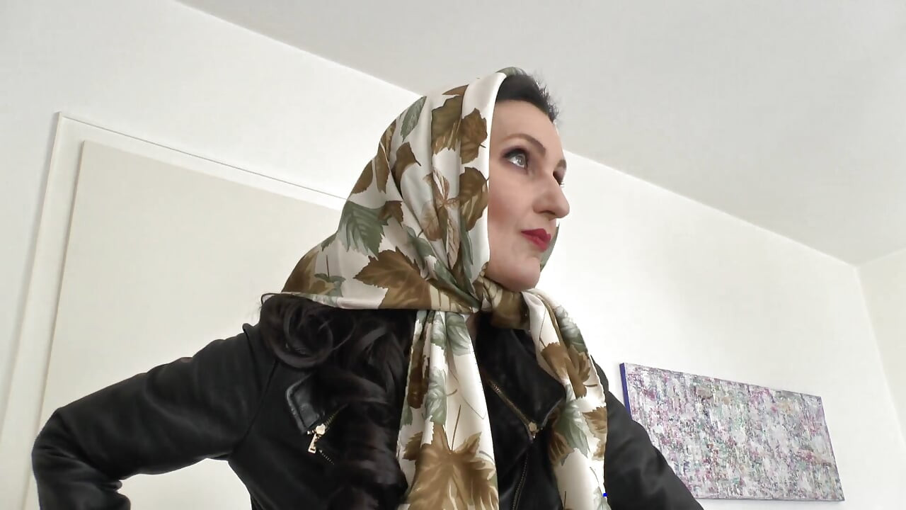 Sfilata di moda bellissima velo di seta, JOi, lady victoria valente