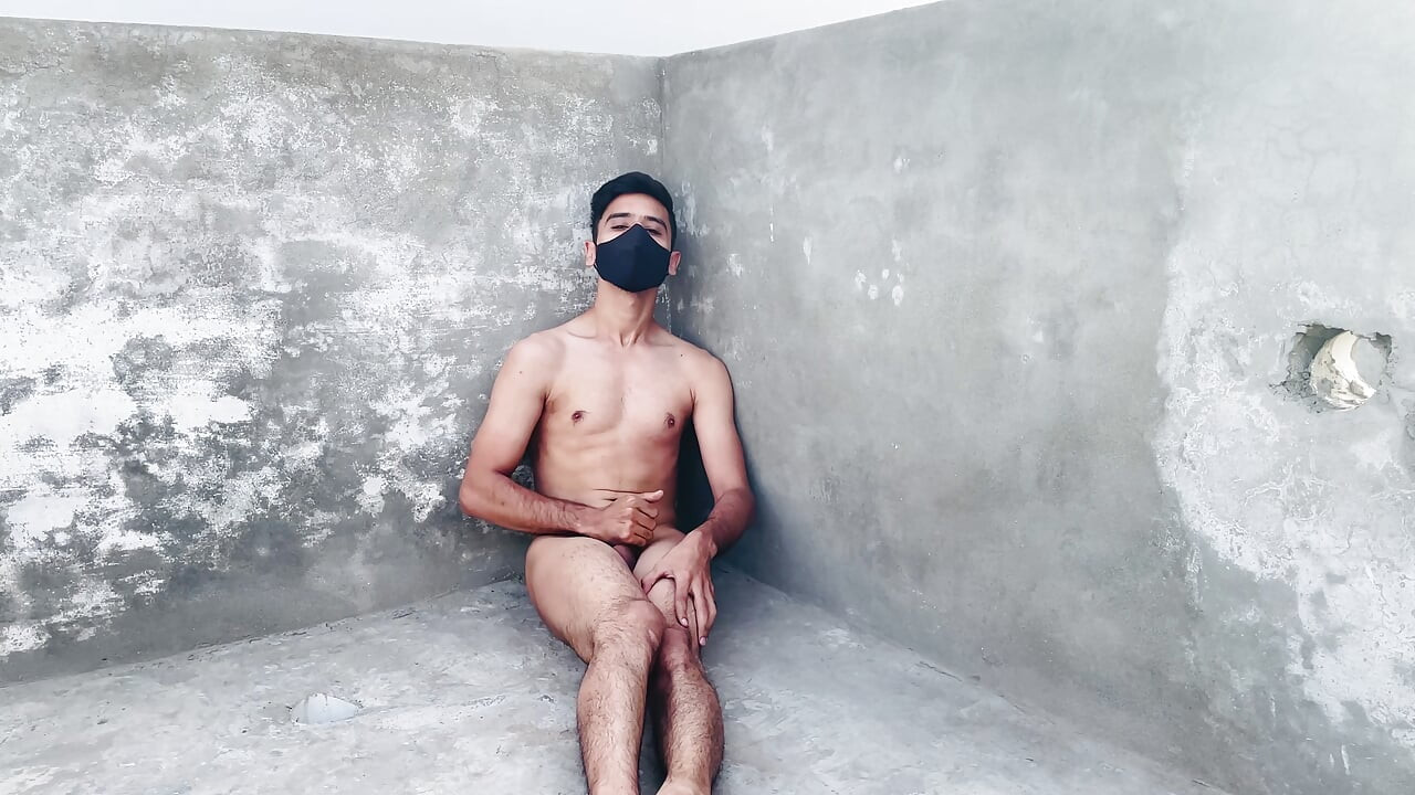 Pakistani Roof top porn horny handsome boy mustarbation in public place