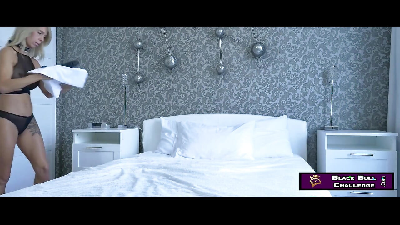 Prsata plavuša BBC voli zgodnu ženu BTS