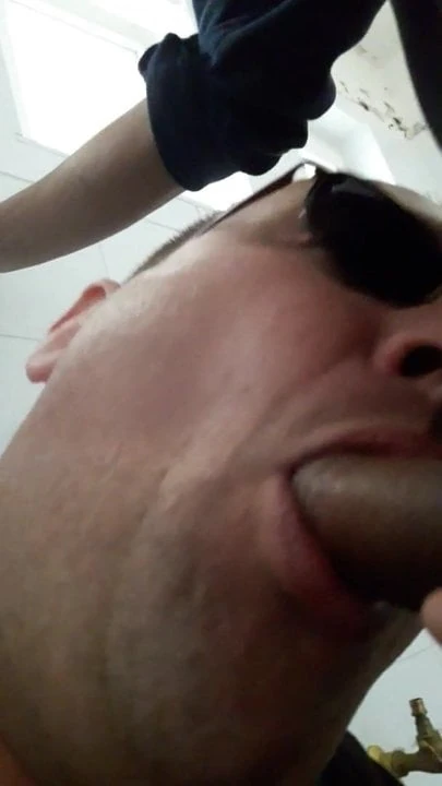suce jeune 22 ans