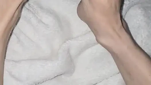 Close Up to Melove Sexy Small Feet and Wrinle sole