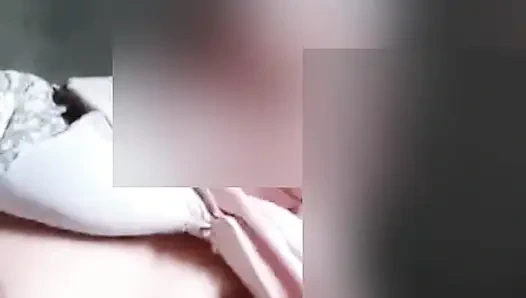 A Teacher Who Doesn't Want to Be Seen in the Movie