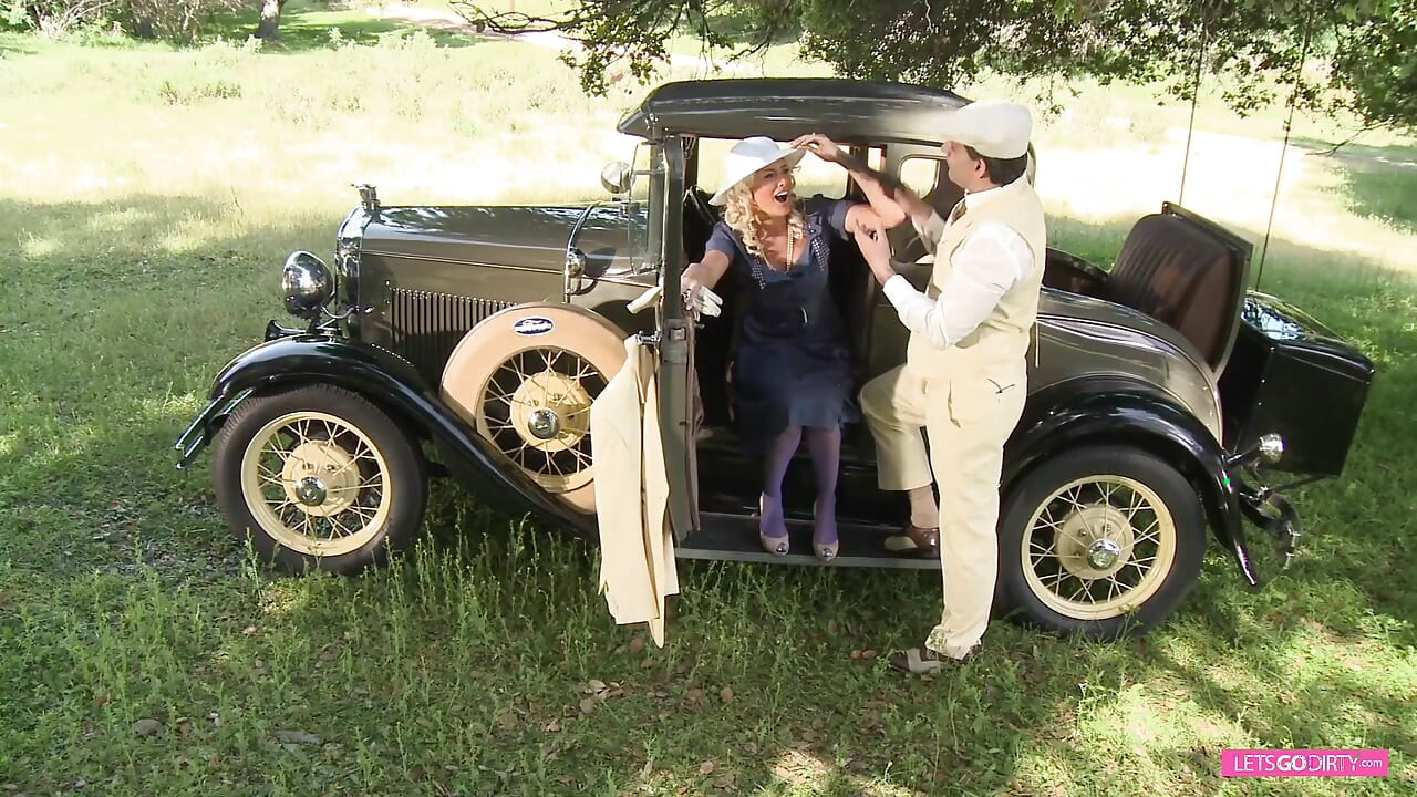 野餐时的完美女人