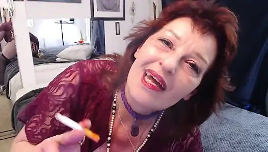 269 DawnSkye ruj bulaşmış sigara ve edepsiz konuşmalar sunuyor, ayrıca daha fazlası