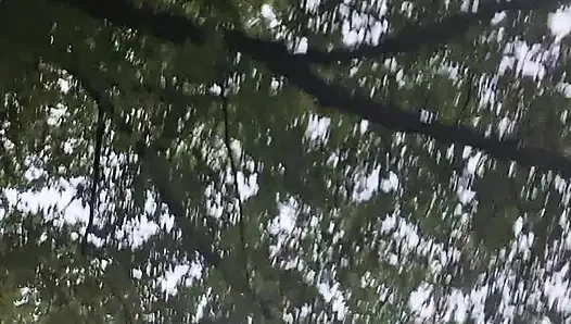 Sürtük terk edilmiş paten parkında büyük yaraklı kaslı adam tarafından sikiliyor
