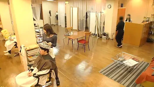 Göz temasının asla durmadığı salon