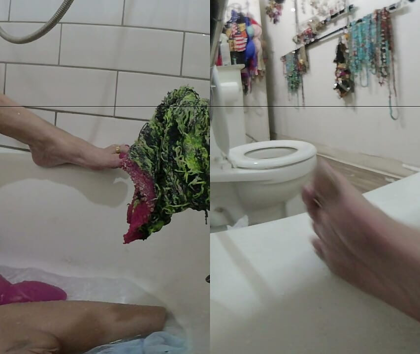 Lizzy Yum SD October 2026 Bathing Masturbation Dilating