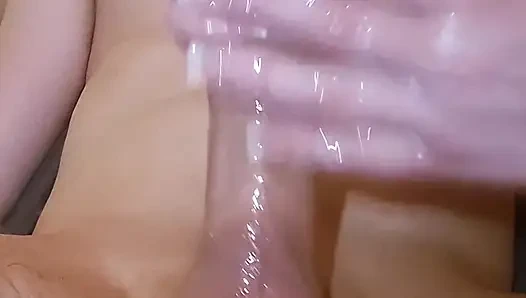 İsveçli sarışın büyük yarağını boşaltıyor