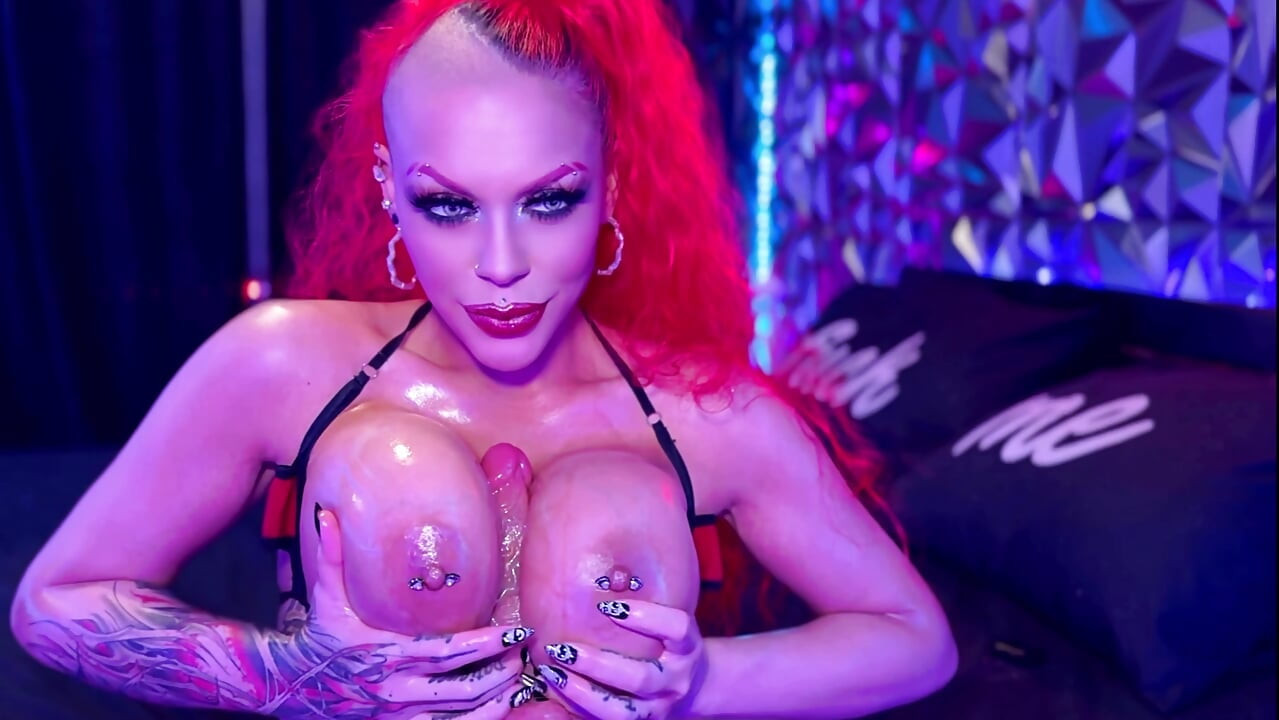 Falando putaria e foda com vibrador